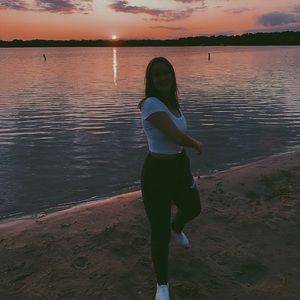 Meet your Posher, Mya